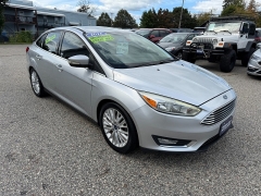 Used 2016  Ford Focus 4d Sedan Titanium at Headlight Motor Group near Lewiston&comma; ME