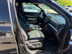Used 2018  Ford Explorer 4d SUV 4WD XLT Ecoboost at Headlight Motor Group near Lewiston&comma; ME