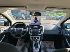 Used 2012  Ford Focus 4d Hatchback SE at Headlight Motor Group near Lewiston&comma; ME