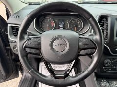 Used 2020  Jeep Cherokee 4d SUV 4WD Latitude Plus Altitude 2&period;4L at Headlight Motor Group near Lewiston&comma; ME