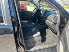 Used 2022  Nissan Frontier Crew Cab 4x4 S Auto at Headlight Motor Group near Lewiston&comma; ME