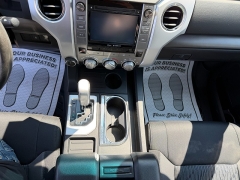 Used 2014  Toyota Tundra 4WD CrewMax SR5 5&period;7L at Headlight Motor Group near Lewiston&comma; ME