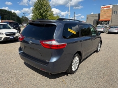 Used 2017  Toyota Sienna 4d Wagon XLE Premium AWD at Headlight Motor Group near Lewiston&comma; ME