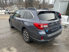 Used 2017  Subaru Outback 4d SUV 2&period;5i Limited at Headlight Motor Group near Lewiston&comma; ME