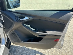 Used 2018  Ford Focus 4d Hatchback SE at Headlight Motor Group near Lewiston&comma; ME