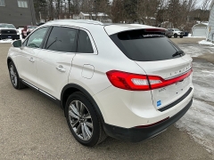 Used 2017  Lincoln MKX 4d SUV AWD Reserve 2&period;7T at Headlight Motor Group near Lewiston&comma; ME
