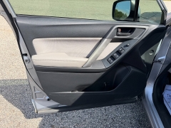 Used 2016  Subaru Forester 4d SUV i Premium CVT at Headlight Motor Group near Lewiston&comma; ME