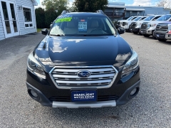 Used 2016  Subaru Outback 4d SUV i Limited at Headlight Motor Group near Lewiston&comma; ME