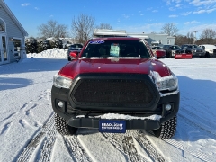 Used 2017  Toyota Tacoma 4WD Double Cab TRD Off-Road Auto at Headlight Motor Group near Lewiston&comma; ME