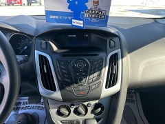 Used 2013  Ford Focus 4d Sedan SE at Headlight Motor Group near Lewiston&comma; ME