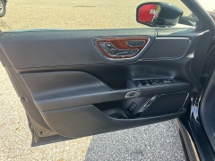 Used 2017  Lincoln Continental 4d Sedan AWD Reserve at Headlight Motor Group near Lewiston, ME