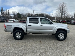 Used 2013  Toyota Tacoma 4WD Double Cab Short Bed Auto at Headlight Motor Group near Lewiston&comma; ME