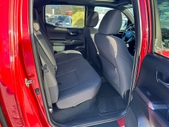 Used 2017  Toyota Tacoma 4WD Double Cab TRD Off-Road Auto at Headlight Motor Group near Lewiston&comma; ME