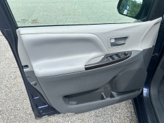 Used 2018 Toyota Sienna 4d Wagon XLE AWD at Headlight Motor Group near Lewiston, ME