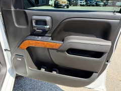 Used 2017  Chevrolet Silverado 1500 4WD Crew Cab High Country at Headlight Motor Group near Lewiston&comma; ME