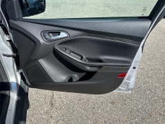 Used 2018  Ford Focus 4d Hatchback SE at Headlight Motor Group near Lewiston&comma; ME