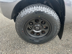 Used 2013  Toyota Tacoma 4WD Access Cab Auto at Headlight Motor Group near Lewiston&comma; ME