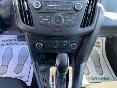 Used 2018  Ford Focus 4d Hatchback SE at Headlight Motor Group near Lewiston&comma; ME