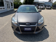 Used 2013  Ford Focus 4d Hatchback SE at Headlight Motor Group near Lewiston&comma; ME