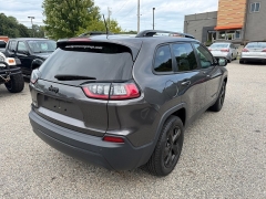 Used 2020  Jeep Cherokee 4d SUV 4WD Latitude Plus Altitude 2&period;4L at Headlight Motor Group near Lewiston&comma; ME