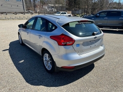 Used 2018  Ford Focus 4d Hatchback SE at Headlight Motor Group near Lewiston&comma; ME