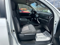 Used 2014  Toyota Tundra 4WD CrewMax SR5 5&period;7L at Headlight Motor Group near Lewiston&comma; ME