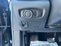 Used 2017  Lincoln Continental 4d Sedan AWD Reserve at Headlight Motor Group near Lewiston&comma; ME