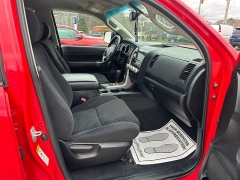 Used 2013  Toyota Tundra 4WD CrewMax 5&period;7L at Headlight Motor Group near Lewiston&comma; ME