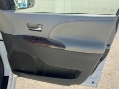 Used 2014  Toyota Sienna 4d Wagon XLE at Headlight Motor Group near Lewiston&comma; ME