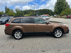 Used 2013 Subaru Outback 4d SUV i Premium CVT at Headlight Motor Group near Lewiston, ME