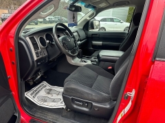 Used 2013  Toyota Tundra 4WD CrewMax 5&period;7L at Headlight Motor Group near Lewiston&comma; ME
