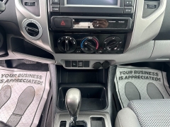 Used 2013  Toyota Tacoma 4WD Double Cab Short Bed Auto at Headlight Motor Group near Lewiston&comma; ME