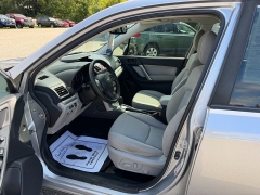 Used 2016  Subaru Forester 4d SUV i Premium CVT at Headlight Motor Group near Lewiston&comma; ME