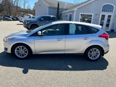 Used 2018  Ford Focus 4d Hatchback SE at Headlight Motor Group near Lewiston&comma; ME