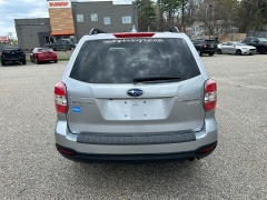Used 2016  Subaru Forester 4d SUV i Premium CVT at Headlight Motor Group near Lewiston&comma; ME