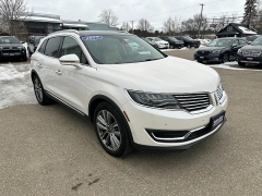 Used 2017  Lincoln MKX 4d SUV AWD Reserve 2&period;7T at Headlight Motor Group near Lewiston&comma; ME