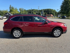 Used 2017  Subaru Outback 4d SUV 2&period;5i Premium at Headlight Motor Group near Lewiston&comma; ME