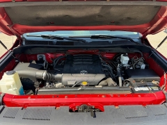 Used 2014  Toyota Tundra 4WD CrewMax SR5 5&period;7L at Headlight Motor Group near Lewiston&comma; ME