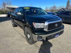 Used 2009  Toyota Tundra 4WD Crew Max 5&period;7L SR5 at Headlight Motor Group near Lewiston&comma; ME