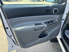 Used 2015  Toyota Tacoma 4WD Double Cab Long Bed at Headlight Motor Group near Lewiston&comma; ME