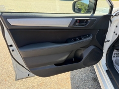 Used 2018  Subaru Legacy 4d Sedan 2&period;5i at Headlight Motor Group near Lewiston&comma; ME