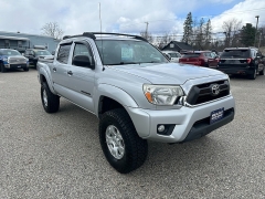Used 2013  Toyota Tacoma 4WD Double Cab Short Bed Auto at Headlight Motor Group near Lewiston&comma; ME