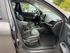 Used 2020  Jeep Cherokee 4d SUV 4WD Latitude Plus Altitude 2&period;4L at Headlight Motor Group near Lewiston&comma; ME