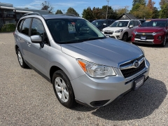 Used 2016  Subaru Forester 4d SUV i Premium CVT at Headlight Motor Group near Lewiston&comma; ME