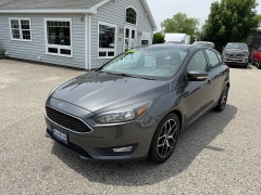 Used 2017  Ford Focus 4d Hatchback SEL at Headlight Motor Group near Lewiston&comma; ME
