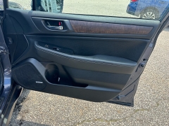 Used 2017 Subaru Outback 4d SUV 2.5i Limited at Headlight Motor Group near Lewiston, ME