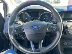 Used 2015  Ford Focus 4d Hatchback SE at Headlight Motor Group near Lewiston&comma; ME