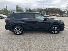 Used 2021 Toyota Highlander XLE AWD at Headlight Motor Group near Lewiston, ME