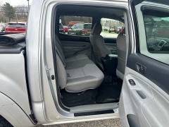 Used 2013  Toyota Tacoma 4WD Double Cab Short Bed Auto at Headlight Motor Group near Lewiston&comma; ME