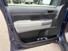 Used 2011  Toyota Tundra 4WD Double Cab 5&period;7L at Headlight Motor Group near Lewiston&comma; ME